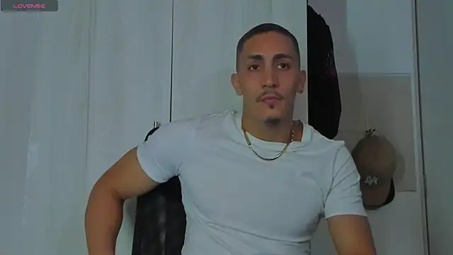 Snapshot of MikeRoss7777 chatting on October 23, 2025, 10:19 pm MikeRoss7777 online show from October 23, 2025, 10:19 pm