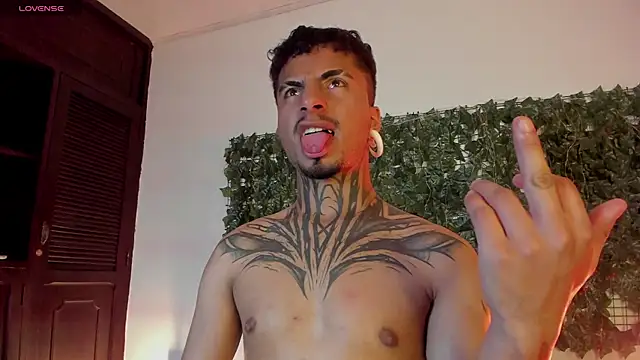 JuanCamiilo 66 online show from April 24, 2026, 3:08 am
