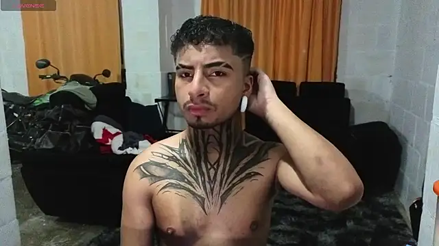 JuanCamiilo 66 online show from May 10, 2026, 2:37 am