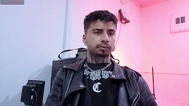 JuanCamiilo 66 online show from June 11, 2026, 2:33 am