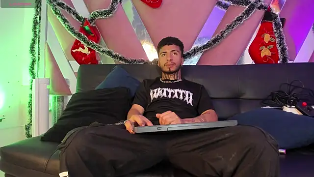 JuanCamiilo 66 online show from November 18, 2025, 2:49 am