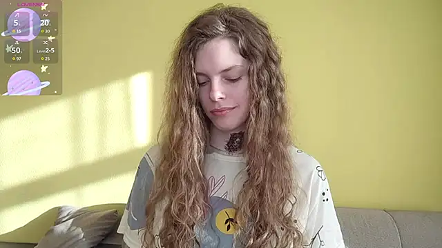 RayaNenlia online show from March 16, 2026, 5:44 am