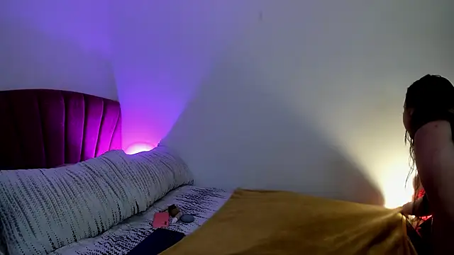 Melody bonnie online show from November 10, 2025, 11:04 am