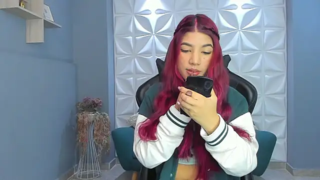 Snapshot of LindseyFerrer chatting on January 23, 2025, 11:15 am LindseyFerrer online show from January 23, 2025, 11:15 am