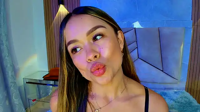 Natalyefoster online show from July 14, 2026, 7:20 pm