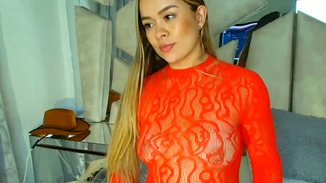 Natalyefoster online show from May 4, 2026, 8:11 pm
