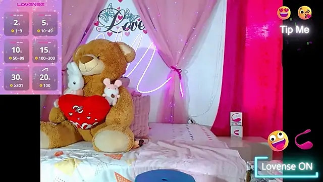 natashakissess online show from August 5, 2026, 4:23 pm