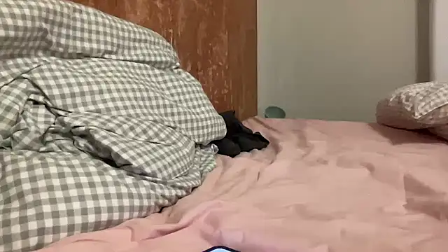 Snapshot of PeterCrenshaw chatting on November 16, 2025, 3:50 pm PeterCrenshaw online show from November 16, 2025, 3:50 pm