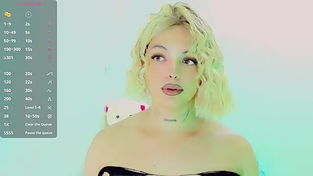 Emmaa Saenz  online show from March 13, 2026, 10:04 pm