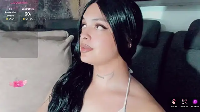 Snapshot of Emmaa_Saenz_ chatting on June 17, 2026, 11:47 pm Emmaa Saenz online show from June 17, 2026, 11:47 pm