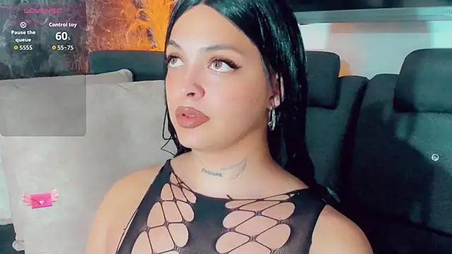 Snapshot of Emmaa_Saenz_ chatting on May 29, 2026, 10:05 pm Emmaa Saenz online show from May 29, 2026, 10:05 pm