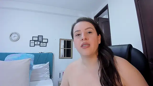 kamila lopez online show from October 24, 2025, 9:25 pm