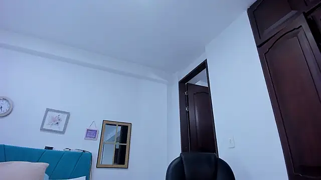 kamila lopez online show from June 23, 2026, 9:57 pm