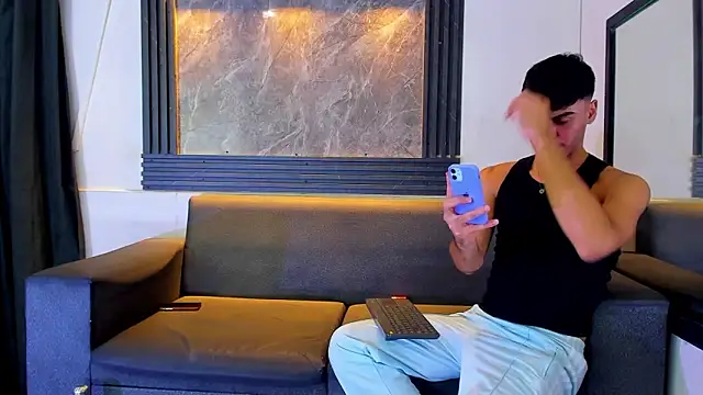 liam genner  online show from November 6, 2025, 7:51 pm