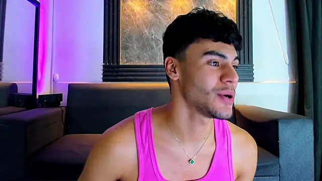 liam genner  online show from September 18, 2025, 7:50 pm