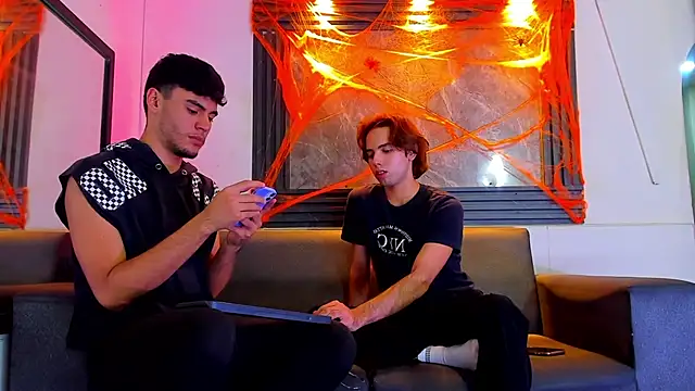 liam genner  online show from October 30, 2025, 8:06 pm