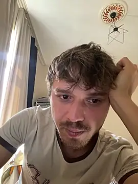 oguuxum online show from March 23, 2026, 9:42 am