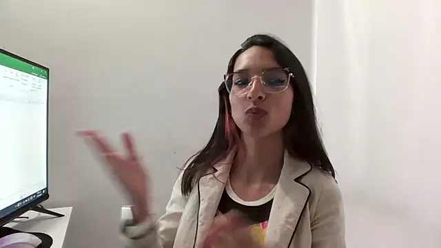 Snapshot of Katalleya_jyj chatting on March 11, 2025, 10:31 pm Katalleya jyj online show from March 11, 2025, 10:31 pm