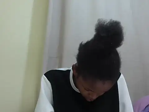 Snapshot of queen-sasha chatting on March 12, 2026, 1:48 pm queen-sasha online show from March 12, 2026, 1:48 pm