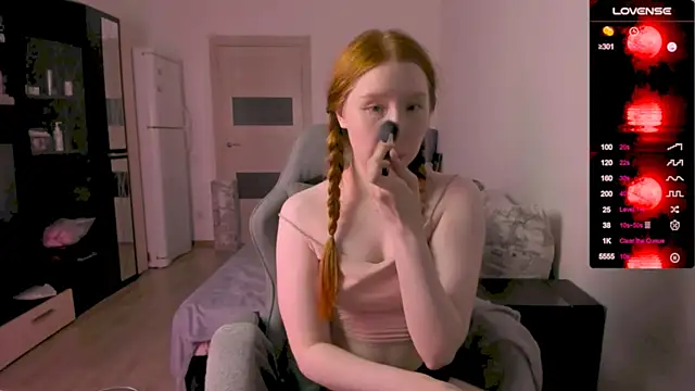 CallMeEffy1 online show from August 6, 2026, 1:17 pm