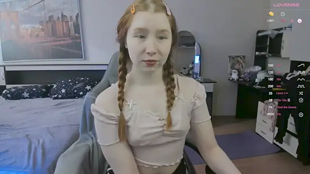Snapshot of CallMeEffy1 chatting on June 2, 2026, 3:34 pm CallMeEffy1 online show from June 2, 2026, 3:34 pm