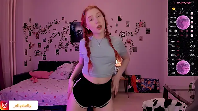 Snapshot of CallMeEffy1 chatting on March 13, 2025, 1:32 am CallMeEffy1 online show from March 13, 2025, 1:32 am