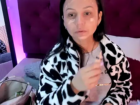 candysmitxxx online show from June 15, 2026, 2:23 am