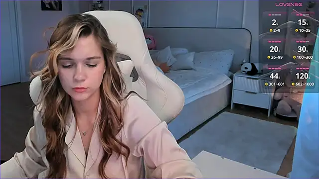 Frau Lina online show from June 20, 2026, 4:12 pm