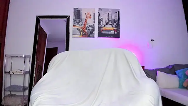 Curlblue online show from March 18, 2025, 1:13 am