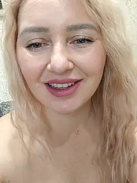 LadyLolyPop  online show from October 22, 2025, 5:07 am