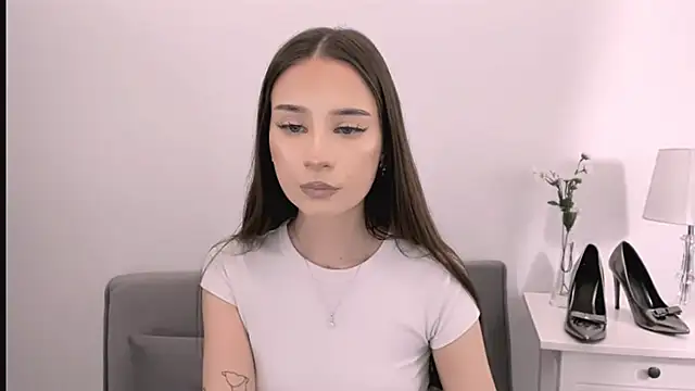 EmilyDarling online show from February 25, 2026, 9:03 pm