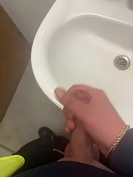 Snapshot of FrutenFratenR9 chatting on September 26, 2025, 10:38 pm FrutenFratenR9 online show from September 26, 2025, 10:38 pm