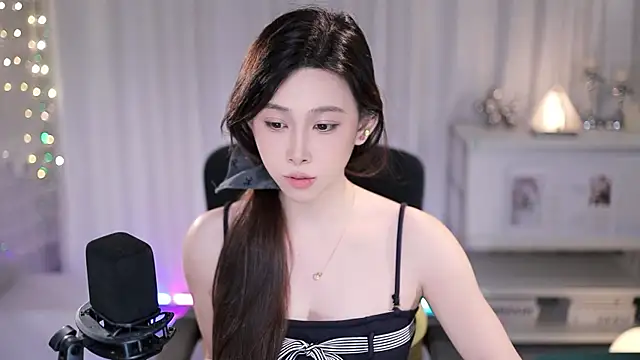 Snapshot of SleepArtist chatting on June 15, 2026, 3:12 pm SleepArtist online show from June 15, 2026, 3:12 pm