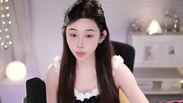 Snapshot of SleepArtist chatting on July 23, 2026, 2:35 pm SleepArtist online show from July 23, 2026, 2:35 pm