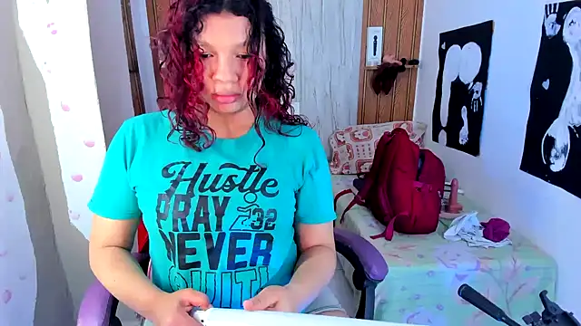 Emily Coper18 online show from July 10, 2026, 1:44 pm