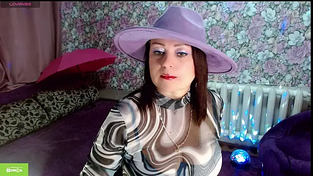 Julia-ru online show from June 7, 2026, 9:42 pm