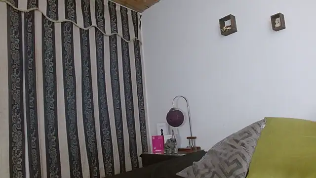 JULYSEX1 online show from September 28, 2025, 2:13 pm