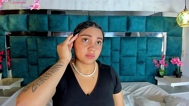 Abril Gomez06 online show from June 12, 2026, 8:28 pm