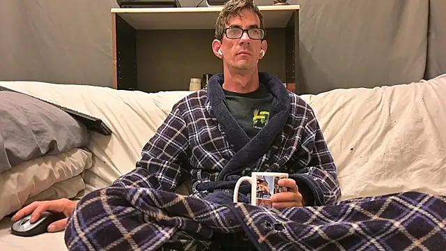 joeiandola online show from October 27, 2025, 3:24 pm