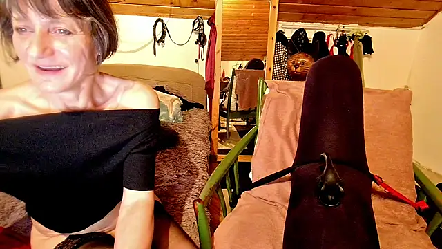 Hot Colettte online show from March 16, 2025, 8:10 pm