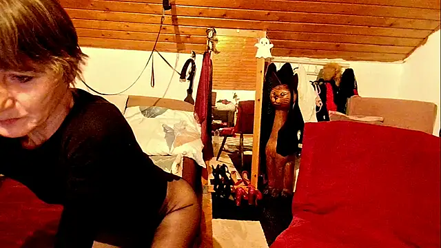 Hot Colettte online show from November 16, 2025, 8:57 pm