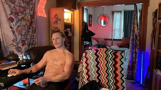 Snapshot of CowboyZuhly chatting on January 18, 2026, 9:18 pm CowboyZuhly online show from January 18, 2026, 9:18 pm