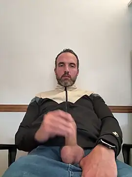 Snapshot of leon3875 chatting on March 5, 2026, 3:19 pm leon3875 online show from March 5, 2026, 3:19 pm