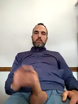 leon3875 online show from December 16, 2025, 3:49 pm