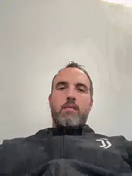 Snapshot of leon3875 chatting on February 26, 2026, 3:23 pm leon3875 online show from February 26, 2026, 3:23 pm