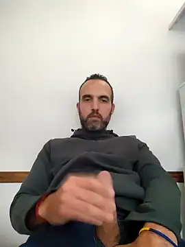 leon3875 online show from March 7, 2025, 3:28 pm