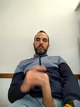 leon3875 online show from March 12, 2025, 3:29 pm