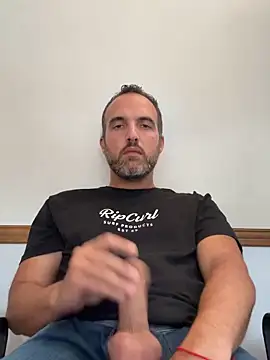 Snapshot of leon3875 chatting on February 23, 2026, 3:12 pm leon3875 online show from February 23, 2026, 3:12 pm