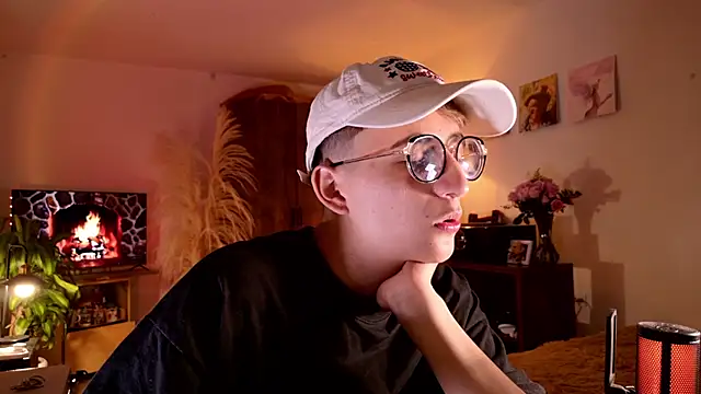 Mr evan1 online show from October 4, 2025, 1:34 pm