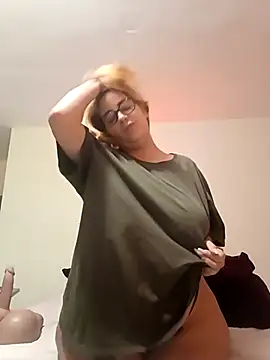 Escarlate4you  online show from November 25, 2025, 9:20 am